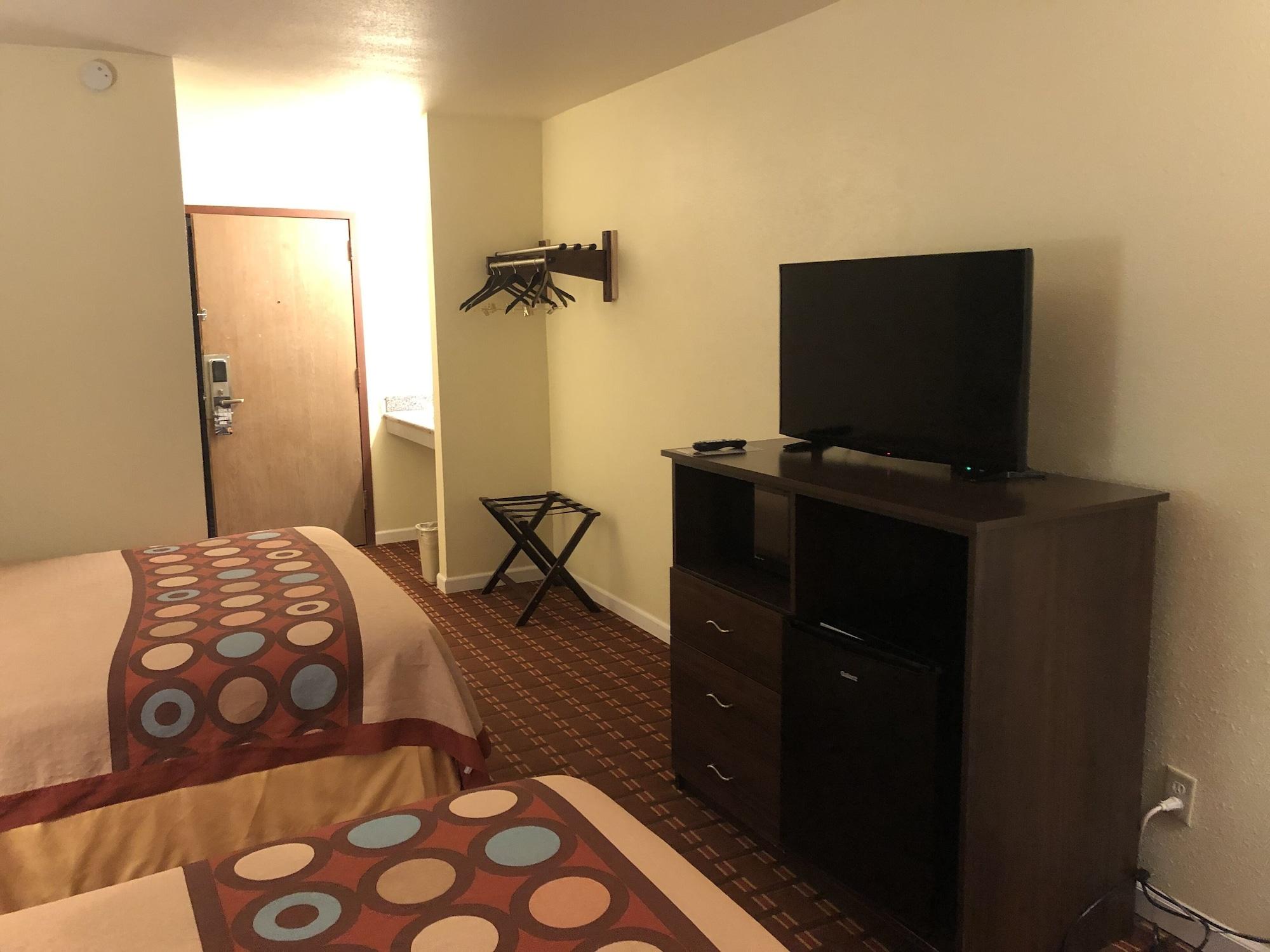 Super 8 By Wyndham Plover Stevens Point Area Exterior photo