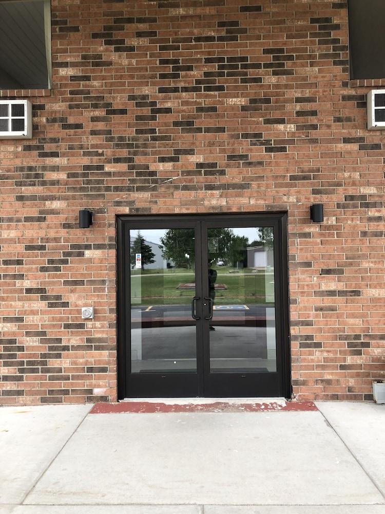 Super 8 By Wyndham Plover Stevens Point Area Exterior photo
